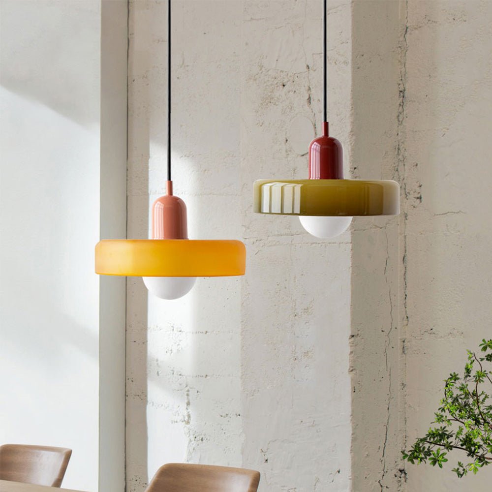 ColorLuxe Hängeleuchte, die kreative Lichtgestaltung ermöglicht.