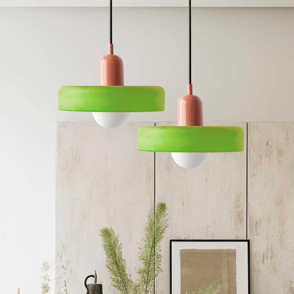 Farbiges Retro-Design in moderner Umsetzung mit der ColorLuxe Hängeleuchte.