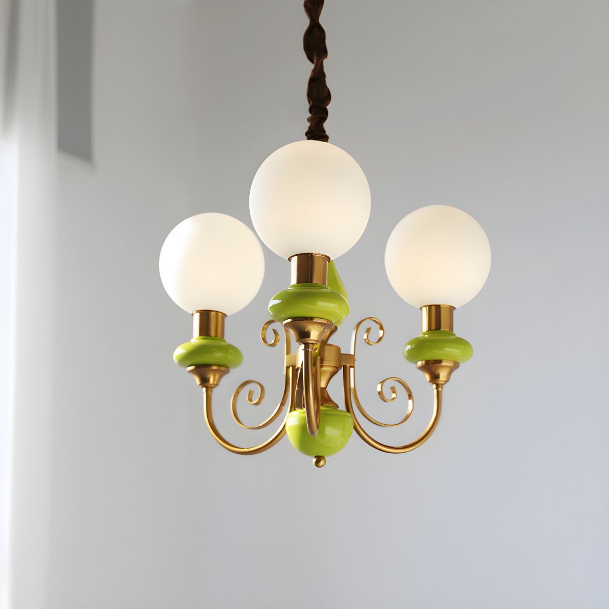 Elegante Leuchten - Kreativer Art Déco-Kronleuchter
