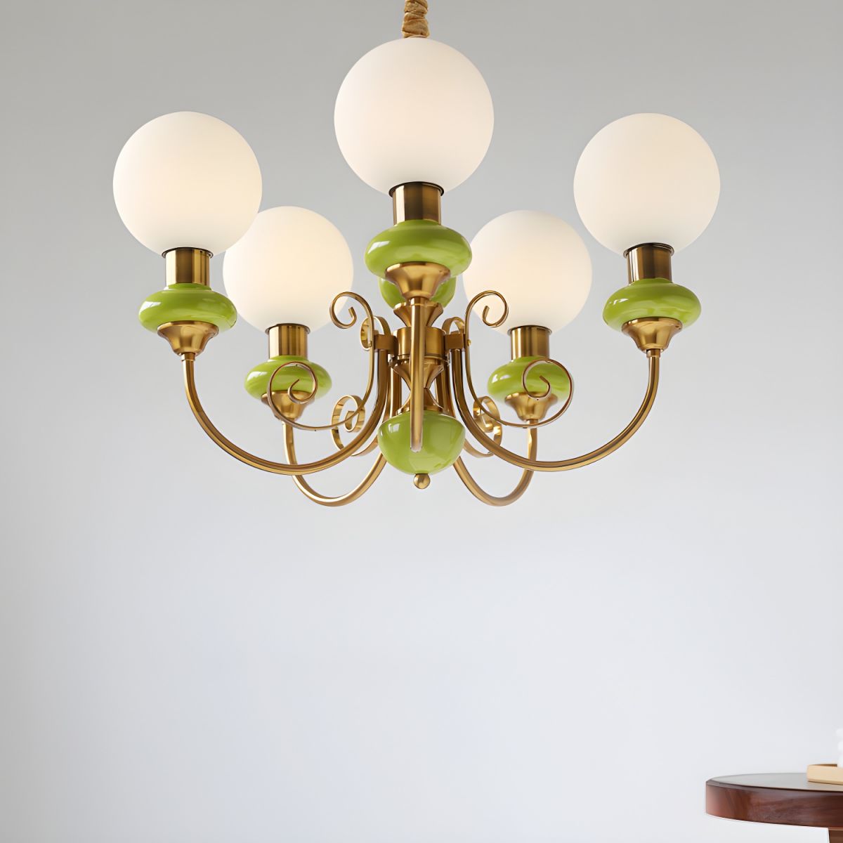 Elegante Leuchten - Kreativer Art Déco-Kronleuchter