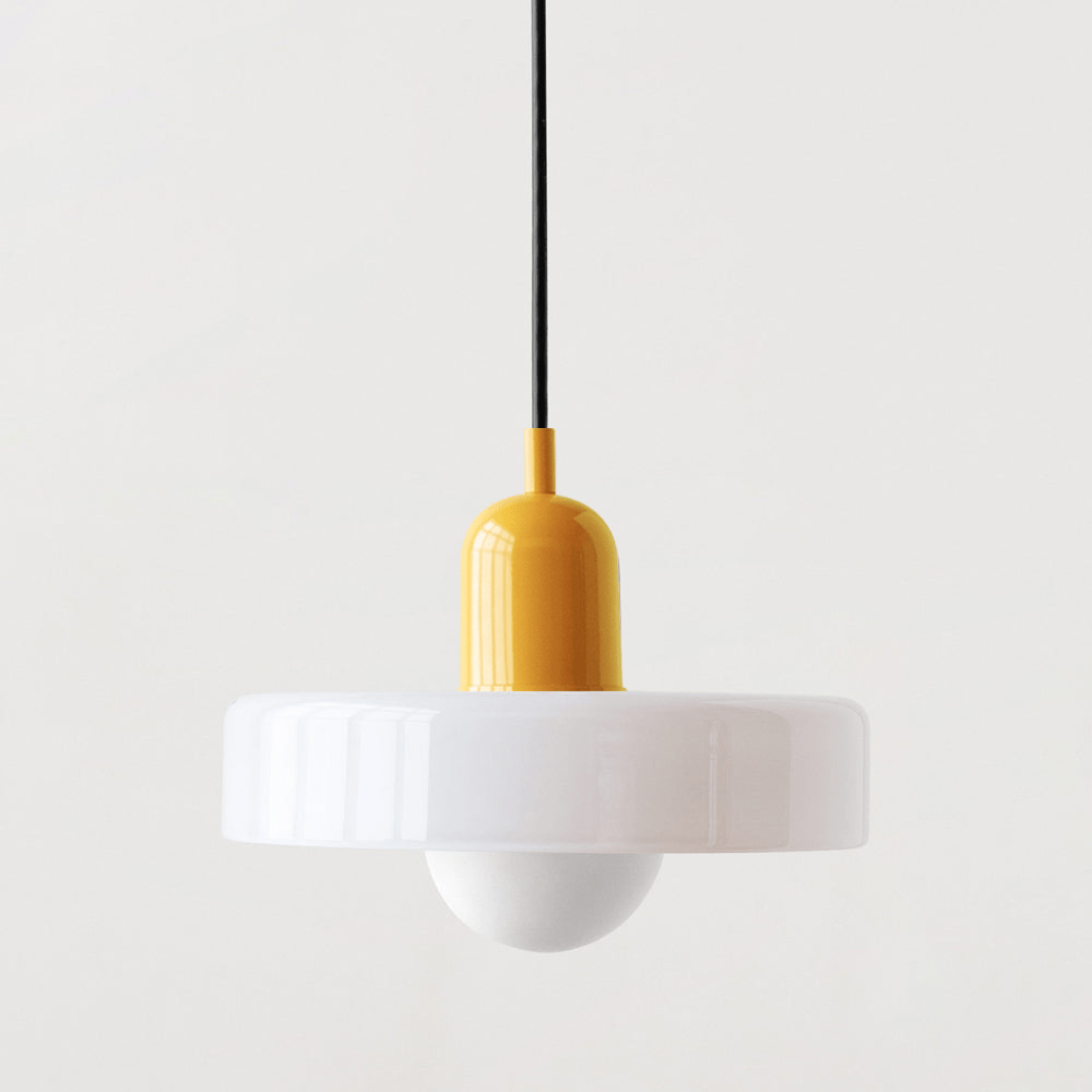 ColorLuxe Hängeleuchte, die durch ihr kreatives und farbenfrohes Design begeistert.