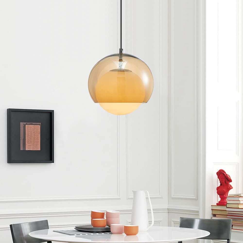 Hängeleuchte AmberGlow, die mit ihrem modernen Glas-Design Akzente setzt.