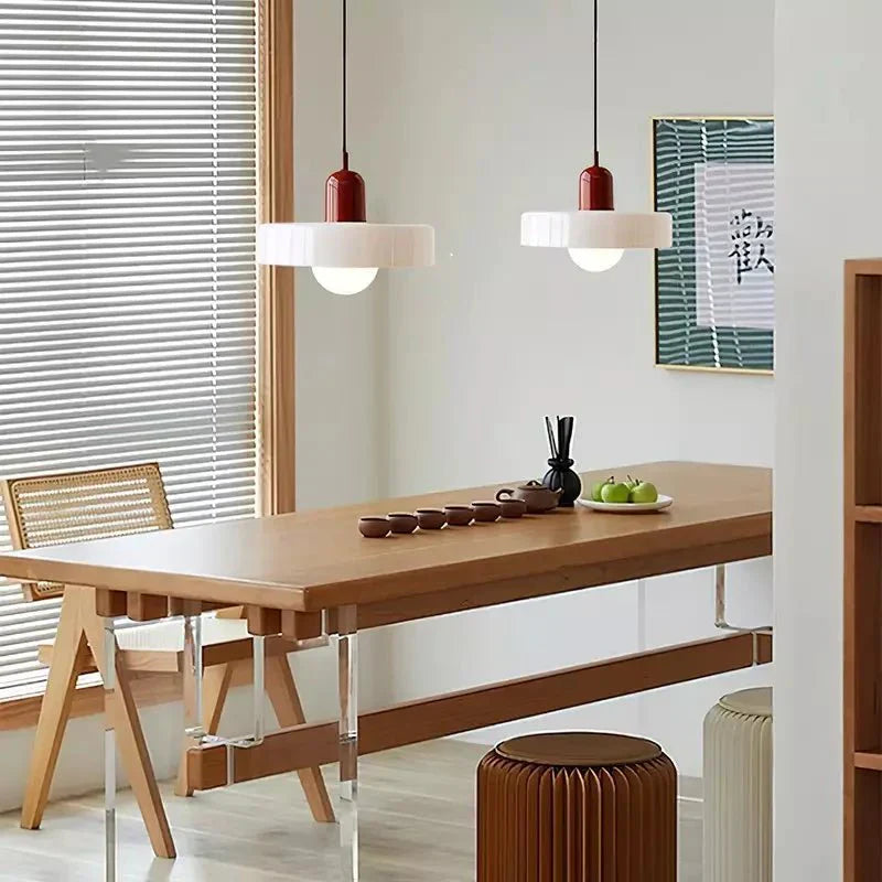 ColorLuxe Hängeleuchte für kreative und lebendige Beleuchtungskonzepte.