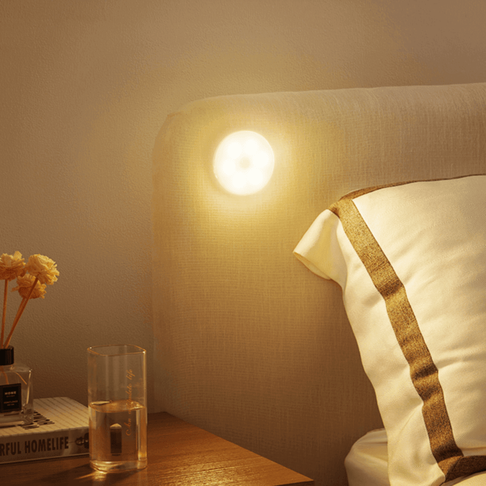 NordicGlow Nachtlicht perfekt für Nachttische und Betthintergründe.