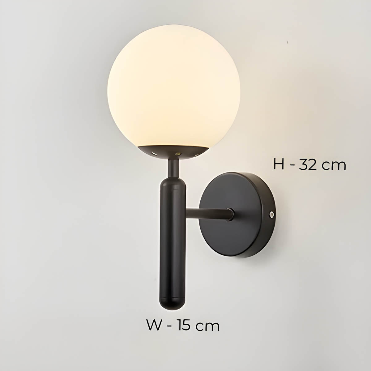 Elegante GlobeGlow Wandleuchte – Ideal für stilvolle Akzente im Wohn- oder Arbeitsbereich.
