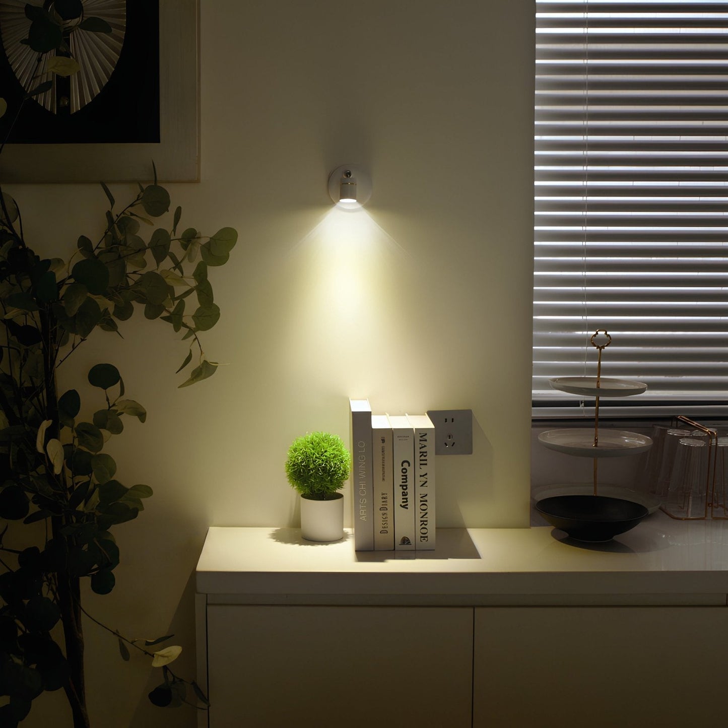 LuxBeam – LED-Strahler mit Fernbedienung für vielseitige Beleuchtung