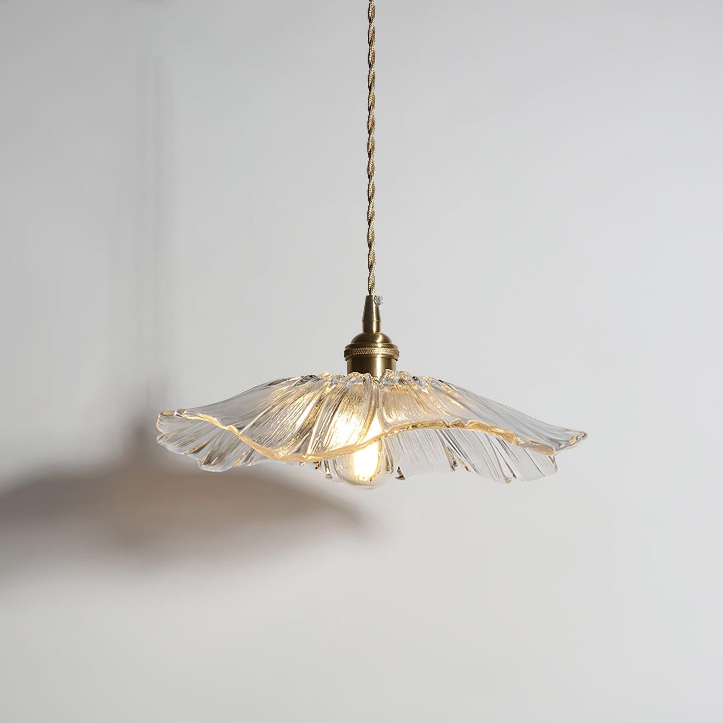 Hängeleuchte SternenLicht Stilvolles Design – hochwertige Hängeleuchte mit sternenförmigen Glaseinsätzen und stilvollem Design.