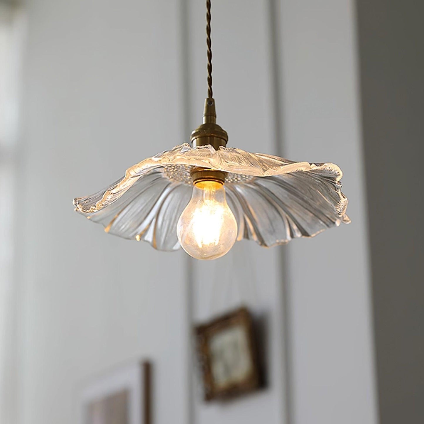 Stilvolles Design SternenLicht Hängeleuchte – moderne Hängeleuchte mit stilvollem Design und funkelnden Glaseinsätzen.