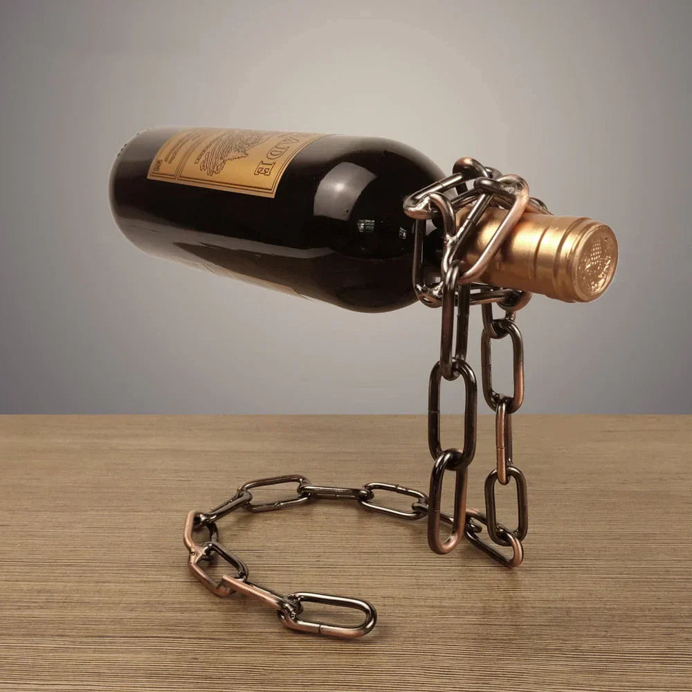 VineChain – Weinflaschenhalter, der mit einem originellen Kettendesign überzeugt.