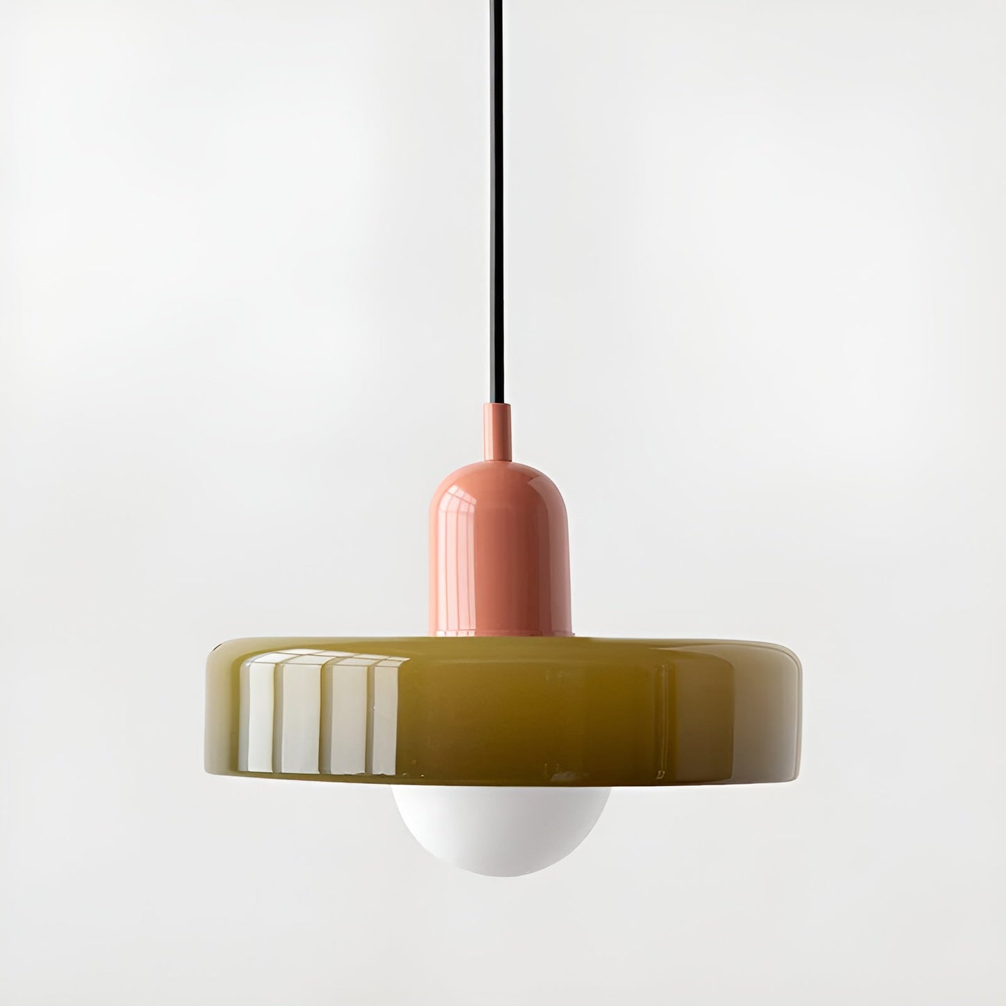 Schaffen Sie stilvolle Wohnräume mit den LumiArt Pendelleuchten.