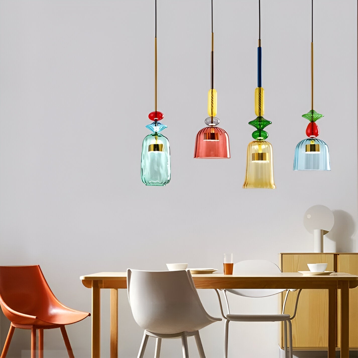 Elegante Wohnräume gestalten mit den LumiBelle Hängelampen im bunten Design.