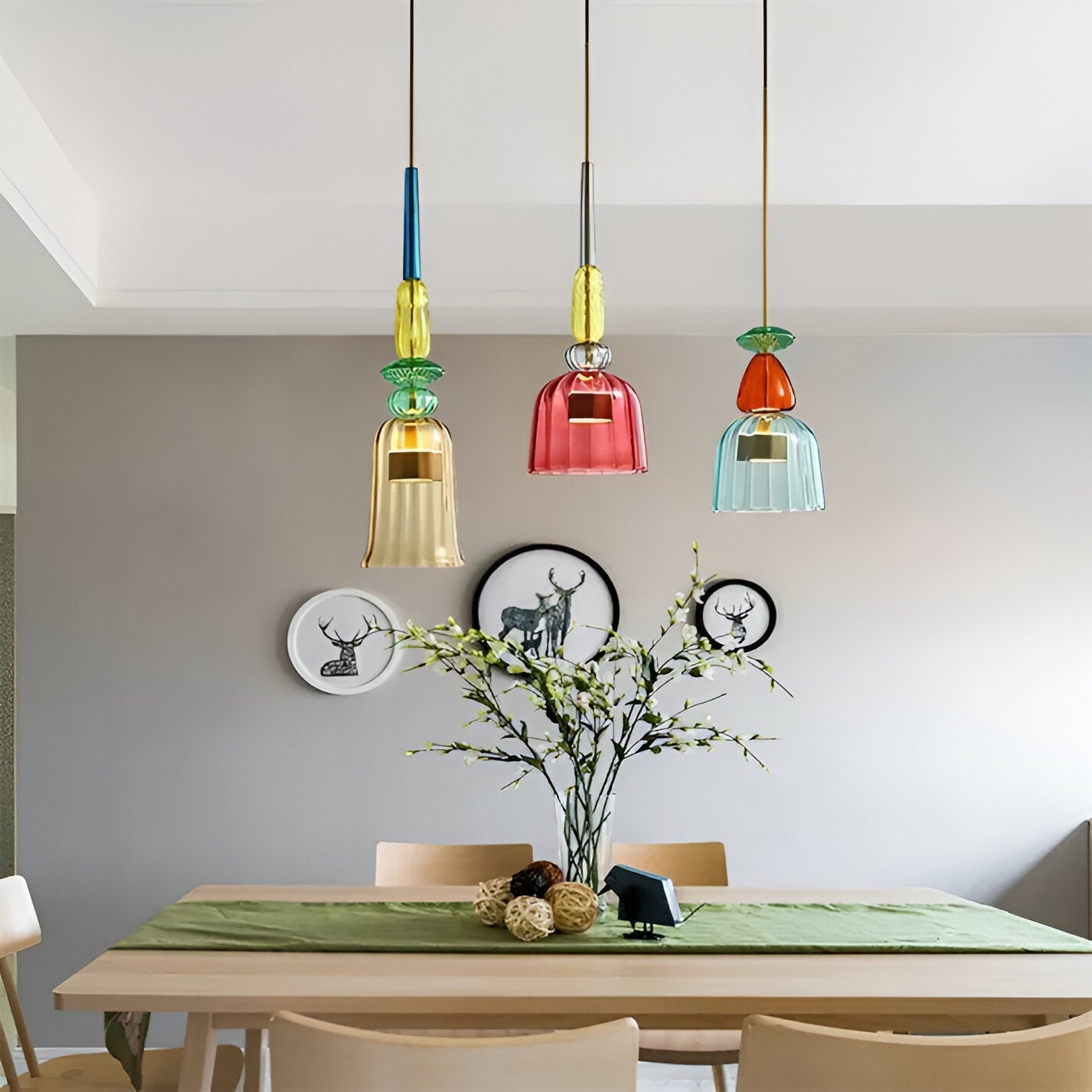 LumiBelle – bunte Hängelampen für ein lebendiges und elegantes Raumgefühl.