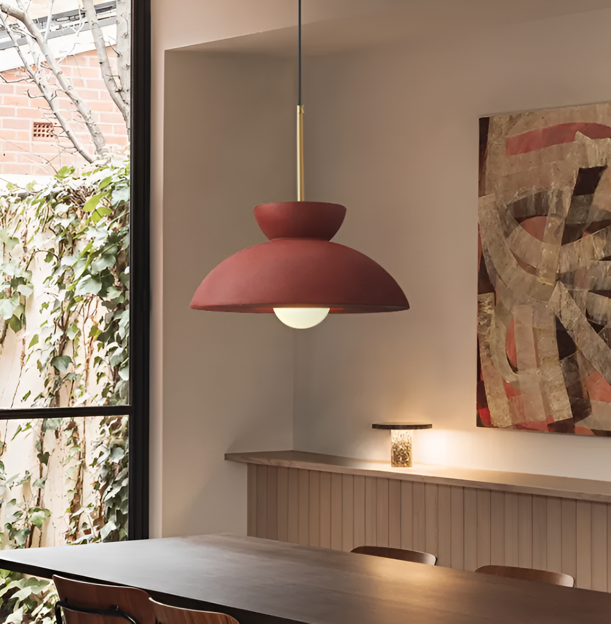 Elegante Akzente setzen mit der CeramLight Hängelampe im zeitlosen Stil.