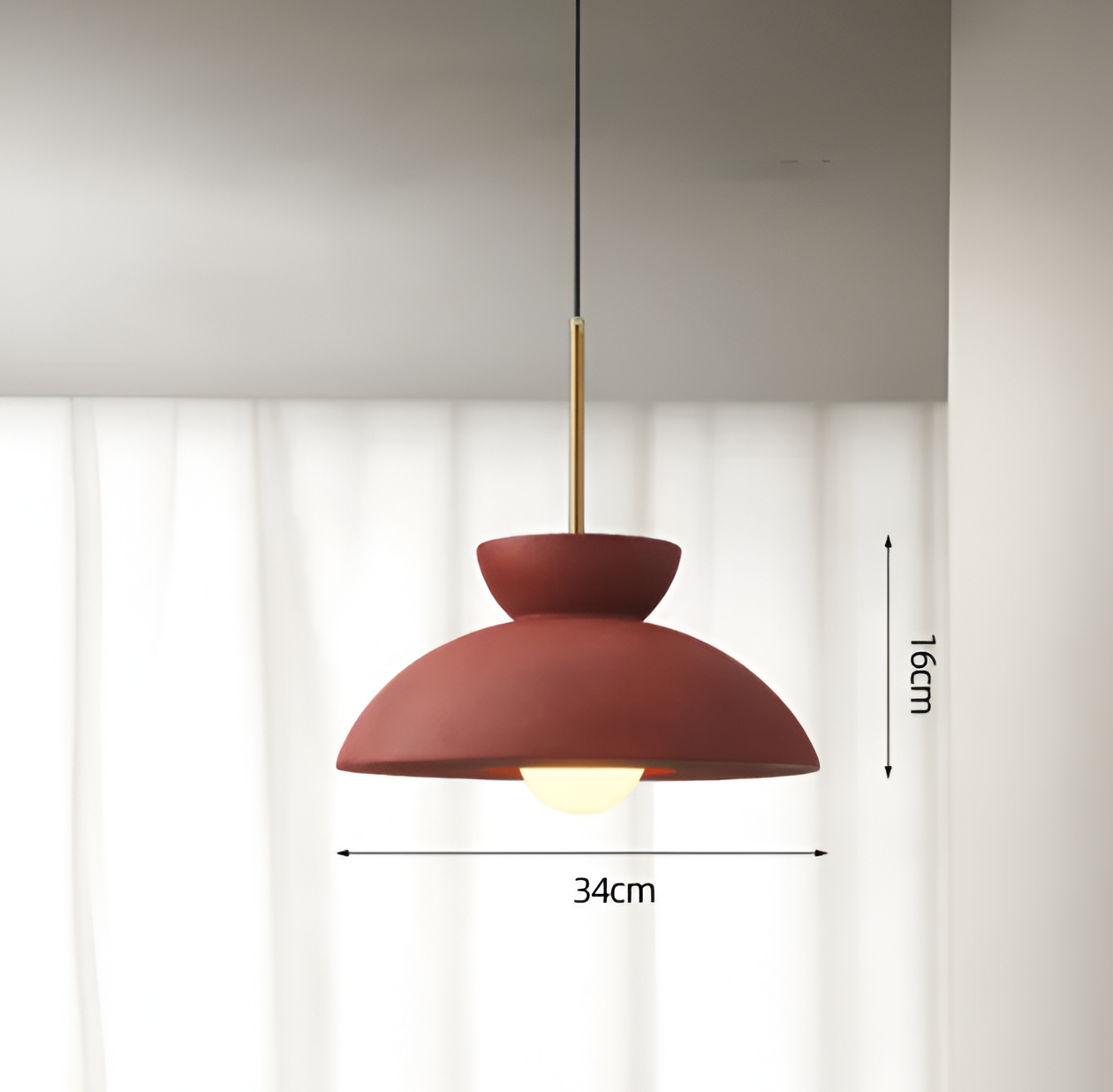 Verleihen Sie Ihrem Wohnraum Eleganz mit der CeramLight zeitlosen Hängelampe.