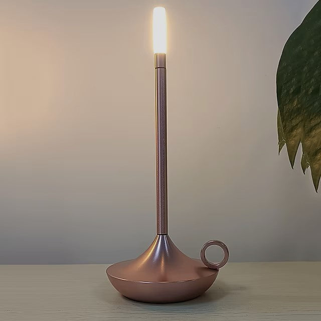 KerzenGlanz Elegante Kerzenform Tischlampe – stilvolle Tischlampe von KerzenGlanz mit eleganter Kerzenform für ein harmonisches Wohngefühl.