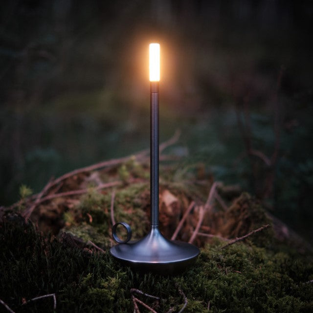 KerzenGlanz Elegante Kerzenform Tischlampe – exklusive Tischlampe von KerzenGlanz mit eleganter Kerzenform für edle Einrichtungen.