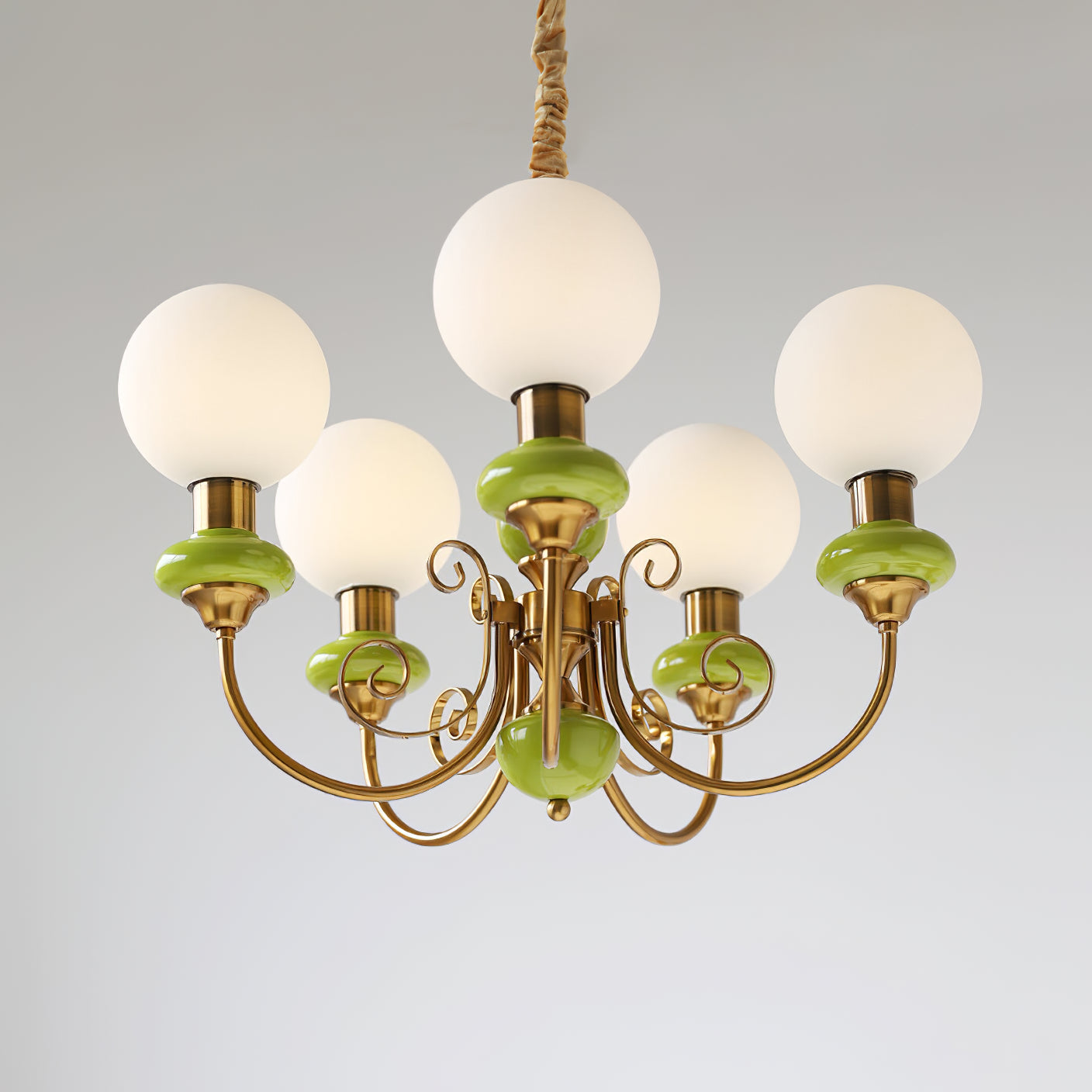Elegante Leuchten - Kreativer Art Déco-Kronleuchter