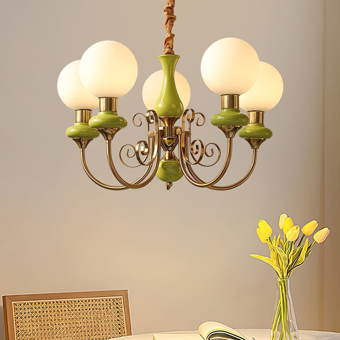 Elegante Leuchten - Kreativer Art Déco-Kronleuchter