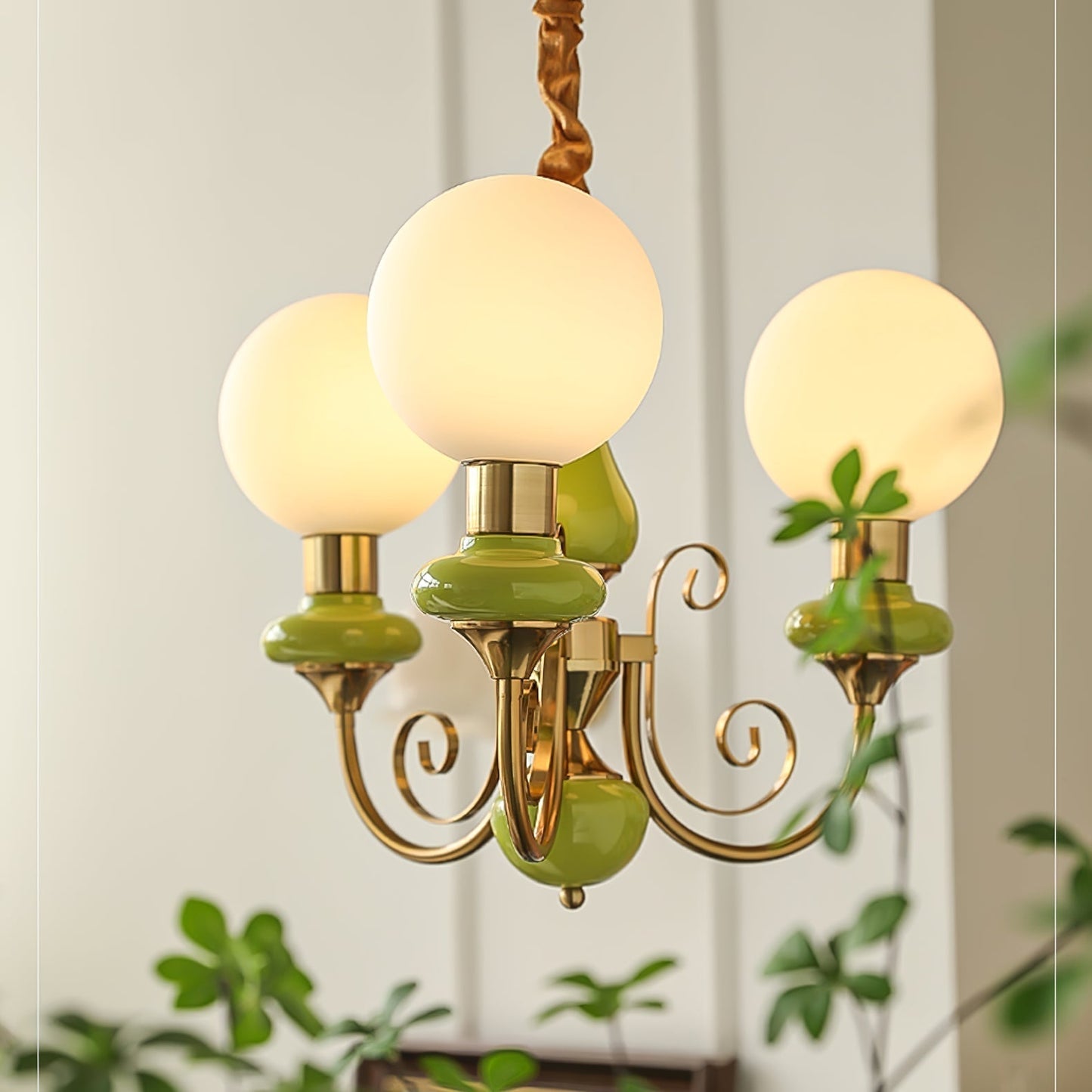Elegante Leuchten - Kreativer Art Déco-Kronleuchter