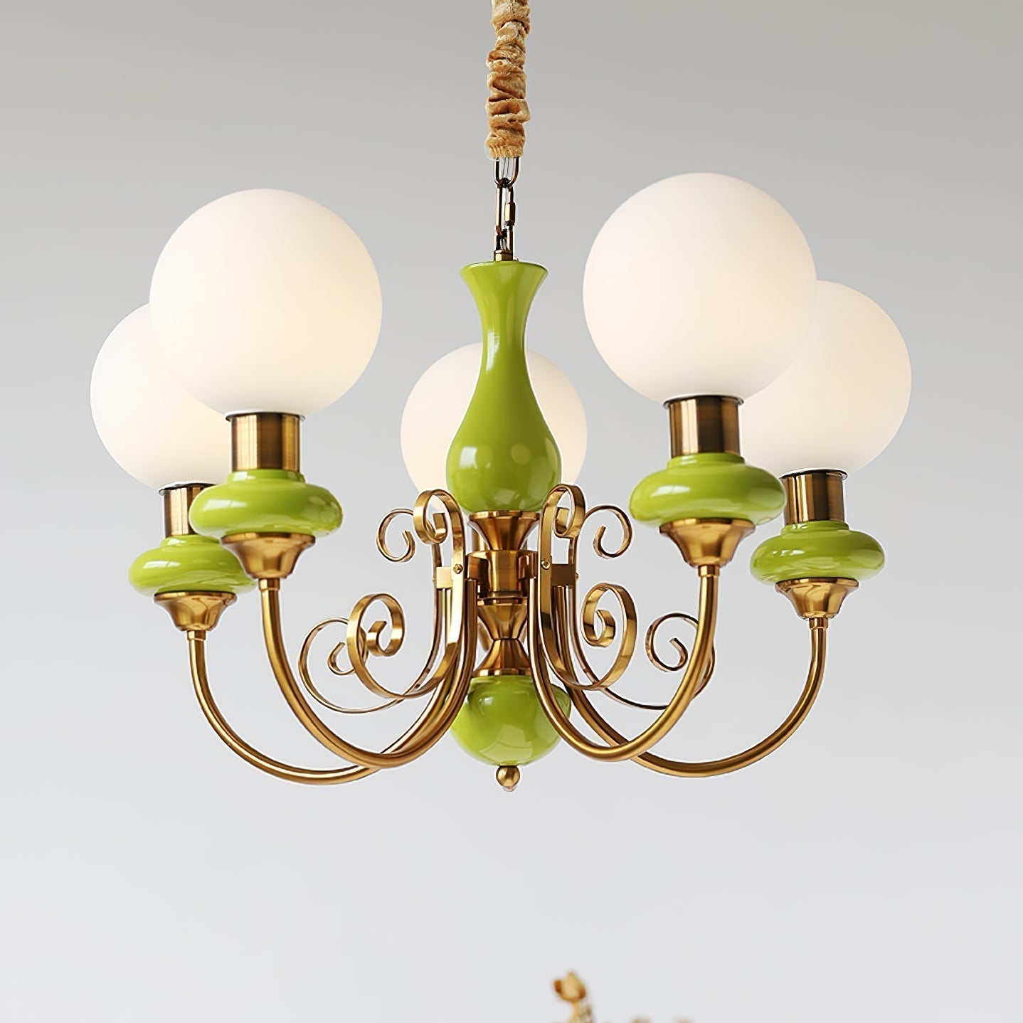 Elegante Leuchten - Kreativer Art Déco-Kronleuchter
