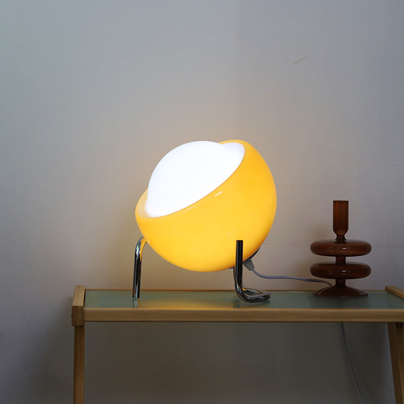 RetroSphere Tischlampe Mit Retrodesign – Für ein harmonisches und elegantes Ambiente.