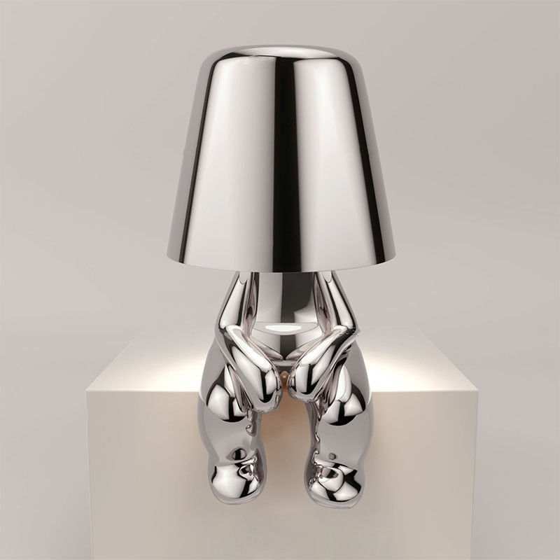 Zeitlose Reflecto Tischlampe mit minimalistischem Stil.