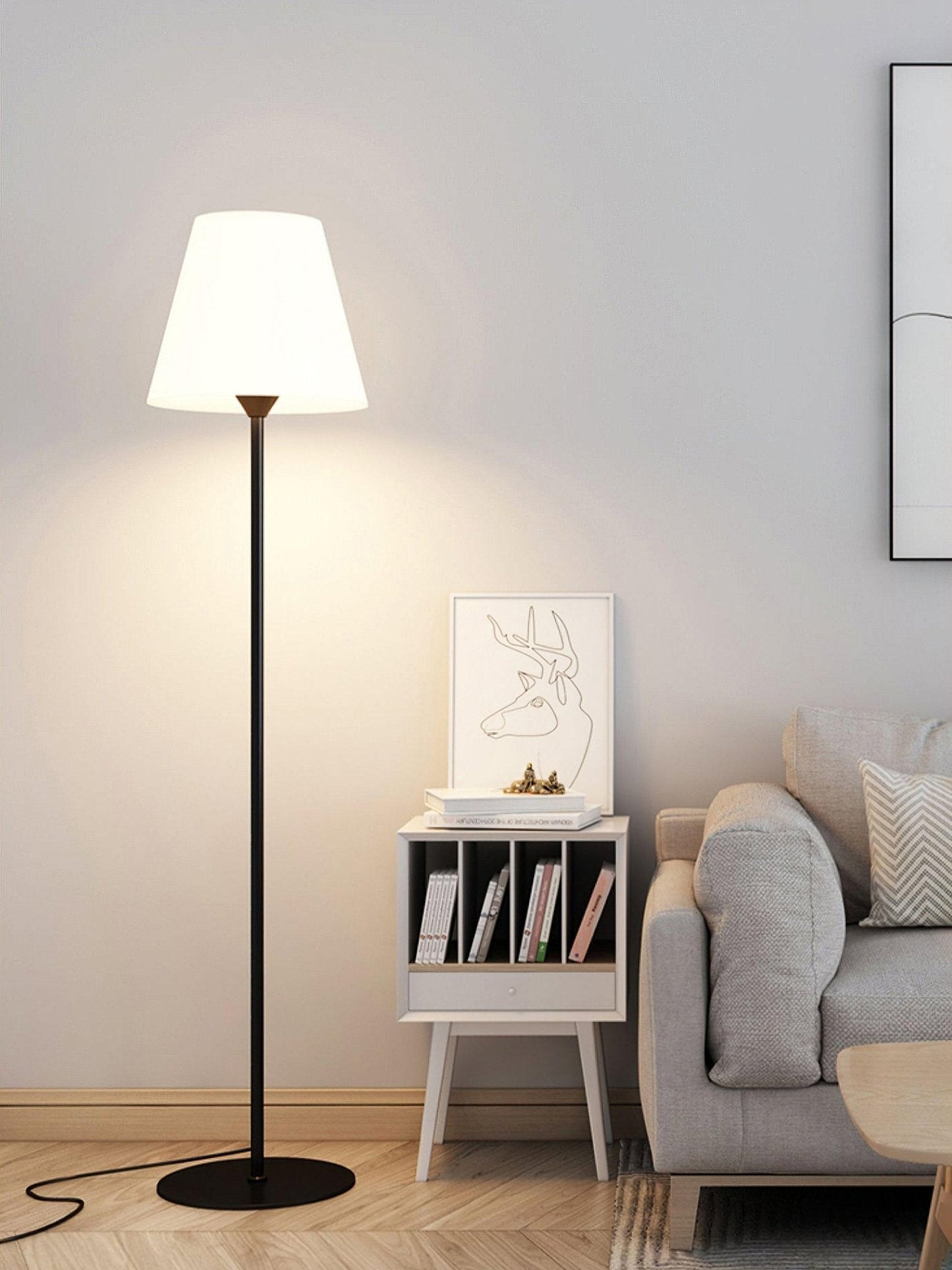 Ward - Minimalistische Stehleuchte mit modernem Design