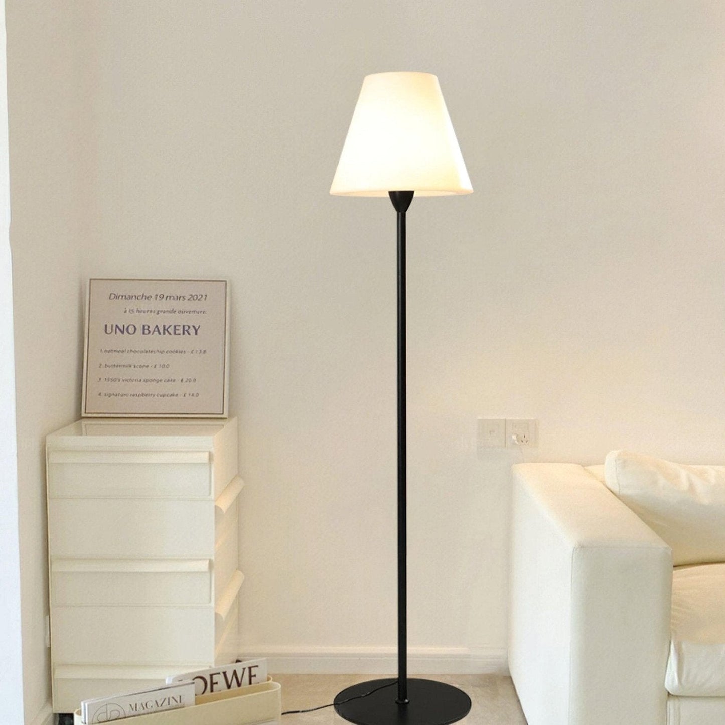 Ward - Minimalistische Stehleuchte mit modernem Design