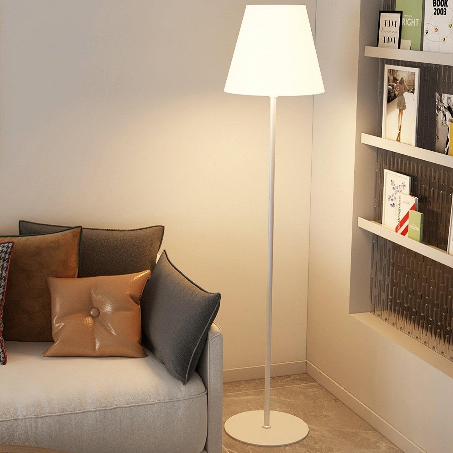Ward - Minimalistische Stehleuchte mit modernem Design