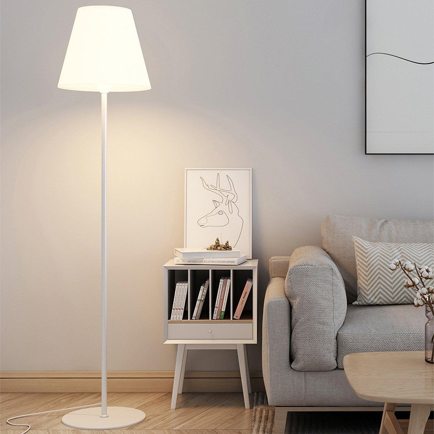 Ward - Minimalistische Stehleuchte mit modernem Design