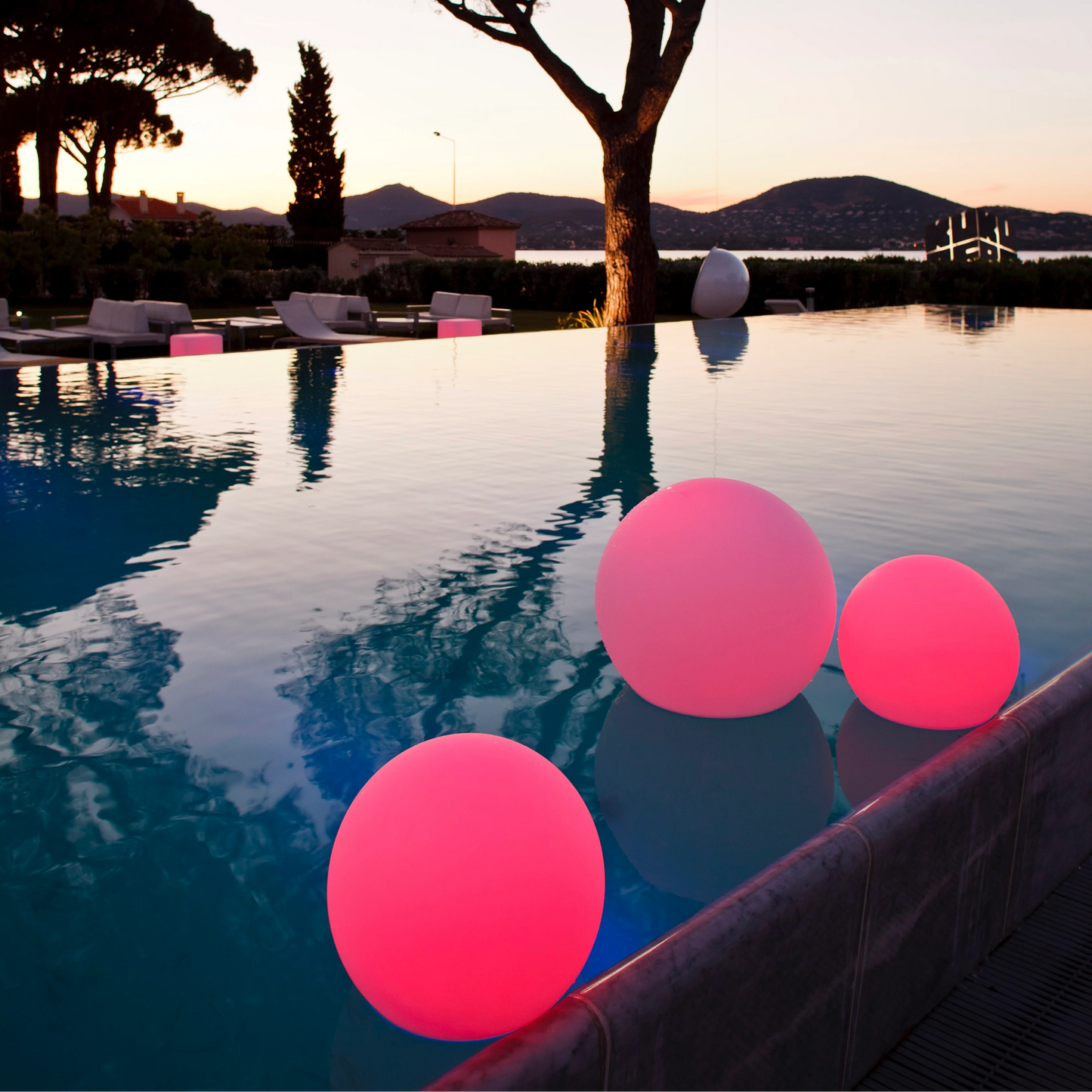 GlowSphere – Moderne LED Kugelleuchten für Innen und Außendekoration