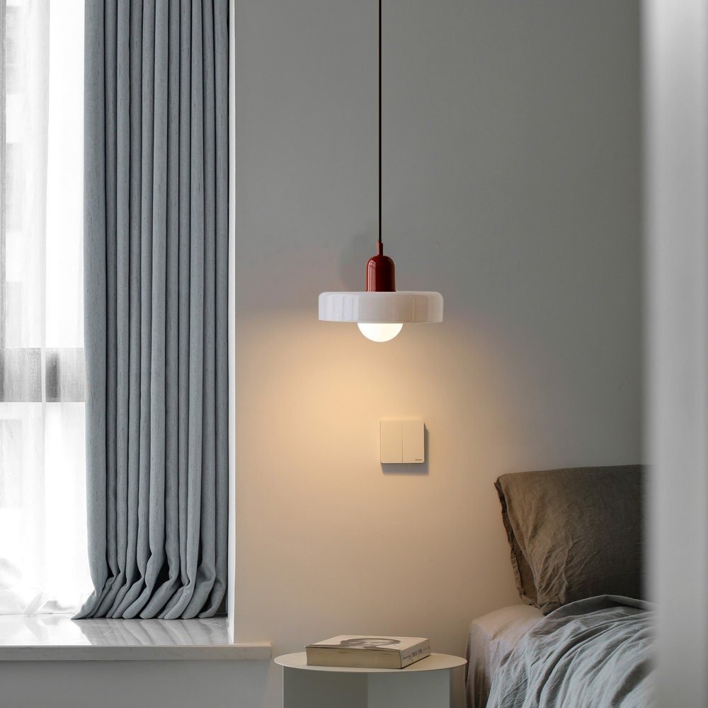 Stilvolles Retro-Design mit der ColorLuxe Hängeleuchte für Ess- und Wohnzimmer.