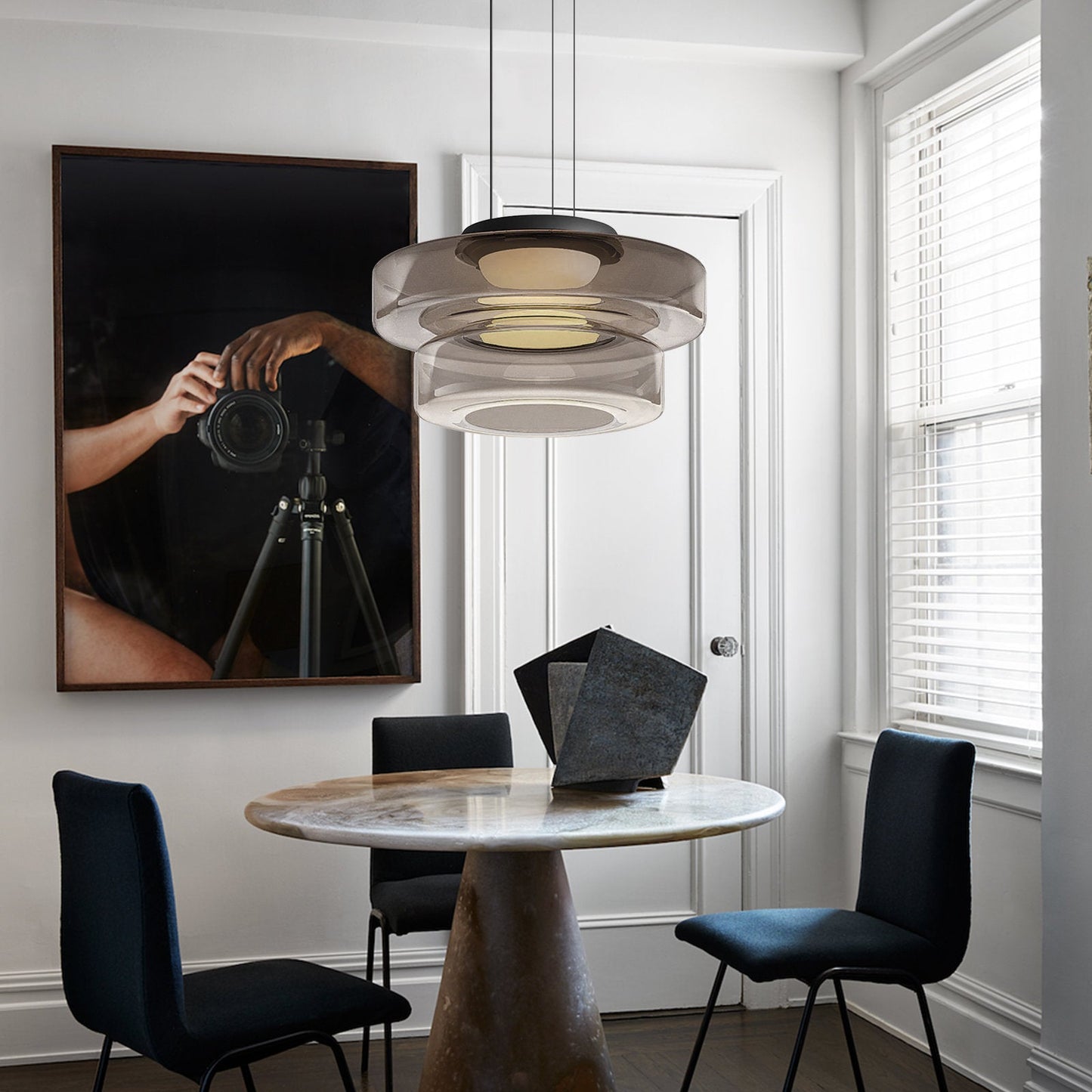 NordicGlow Hängeleuchte für ein einzigartiges Lichtspiel und harmonische Akzente.