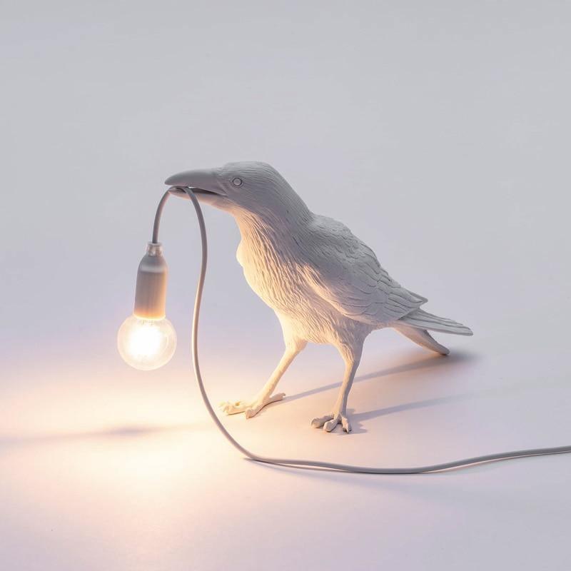 GlowRaven Tischlampe Home Decor Mit Skulpturalem Design Vereint Ästhetik Und Praktischen Nutzen Für Wohnräume.