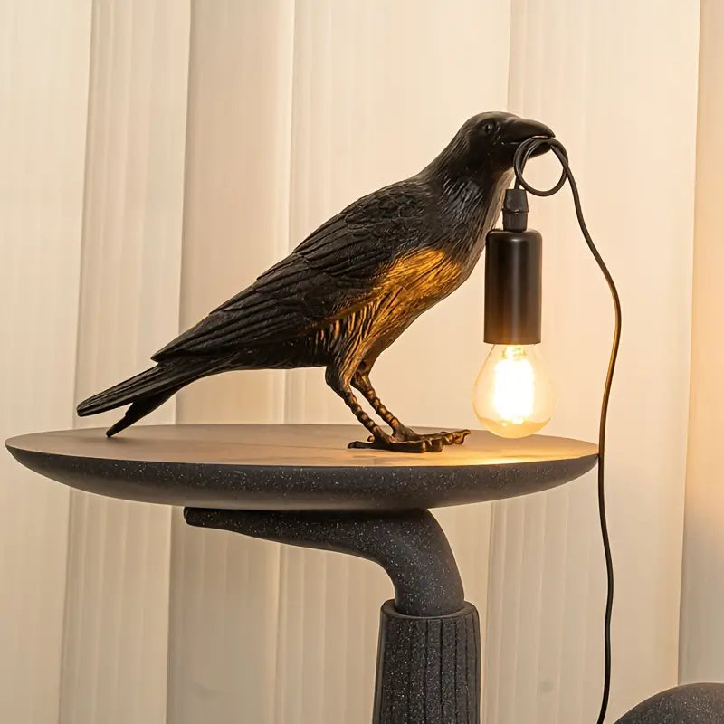 GlowRaven Kombiniert Stil Und Funktionalität Mit Der Tischlampe Home Decor Mit Skulpturalem Design.