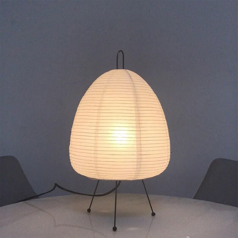 Minimalistische ZenLight Tischlampe – stilvoller Begleiter für entspannte Abende.