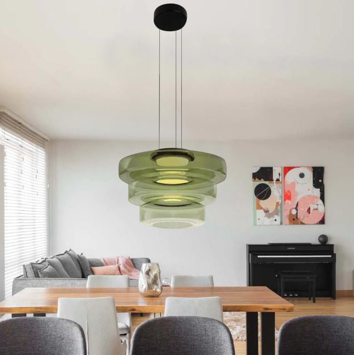 NordicGlow Hängeleuchte für eine harmonische und luxuriöse Atmosphäre.