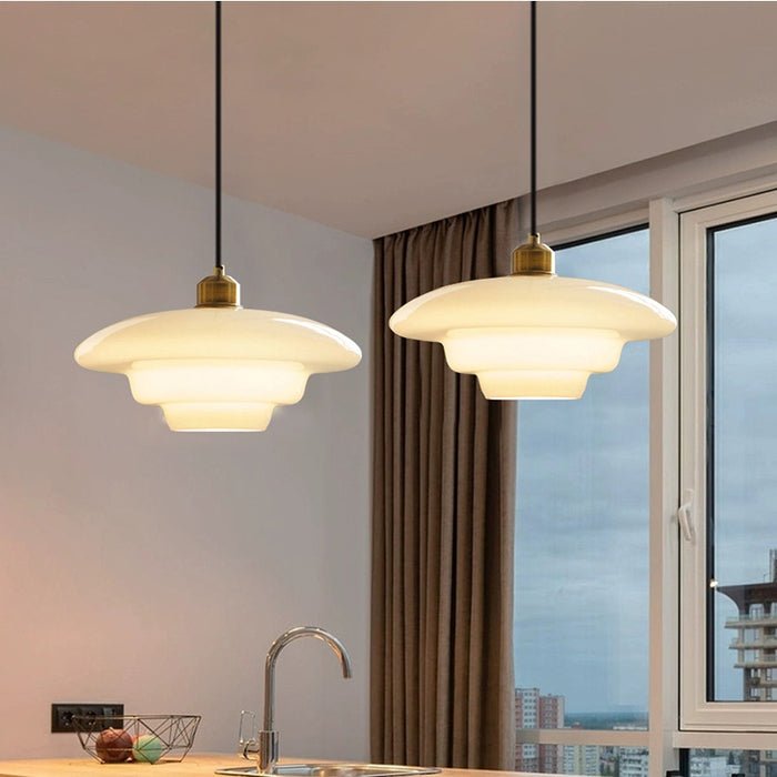 NordicGlow Pendelleuchte mit einem zeitlosen Design für jeden Raum.