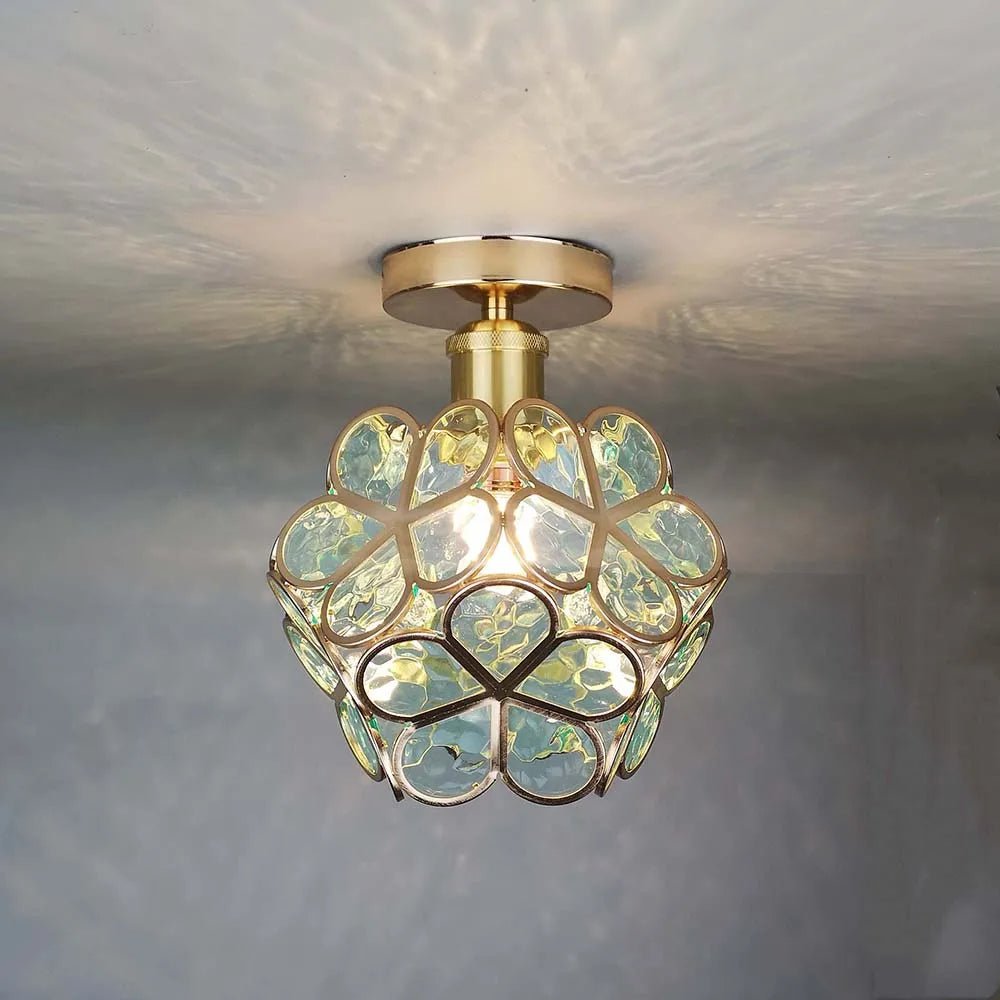 CrystalBloom Deckenleuchte mit bezauberndem Blütendesign.