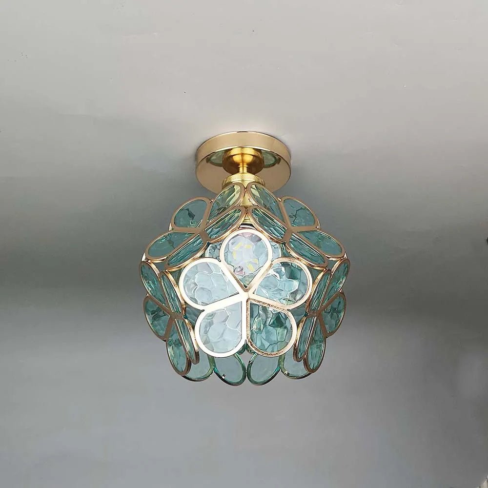 CrystalBloom Deckenleuchte ideal für eine romantische und gemütliche Beleuchtung.