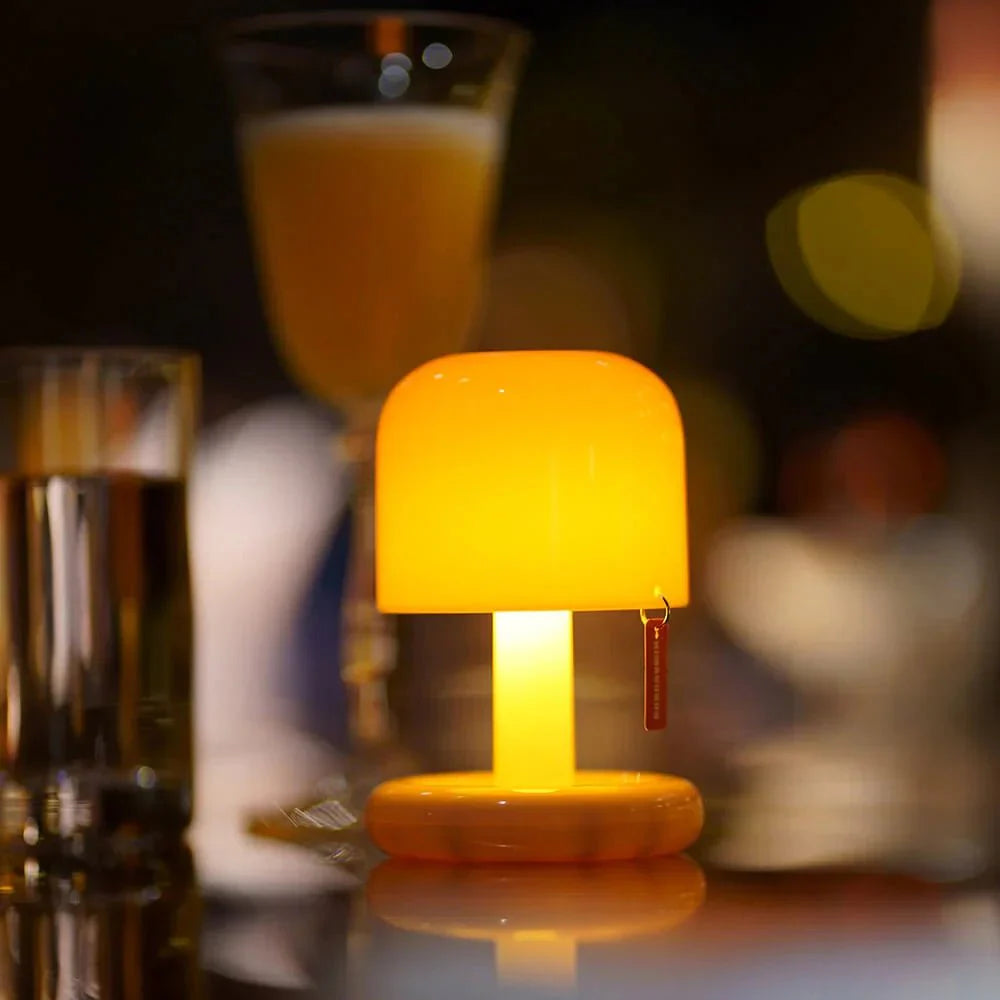 Praktische ZenLight Nachttischlampe für eine angenehme Beleuchtung.