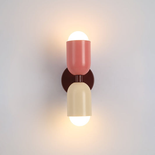 LichtKapsel Wandleuchte mit modernem Farbspiel für einzigartige Akzente.
