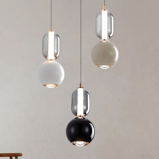 Hängeleuchte LichtPerle Feines Design – elegante Hängeleuchte von LichtPerle mit feinem Design für moderne Wohnzimmer.