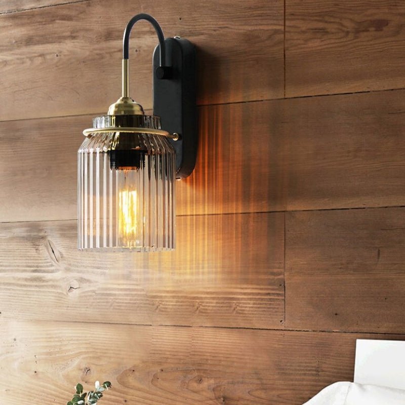 VintageGlow Wandleuchte ideal für rustikale und moderne Innenräume.