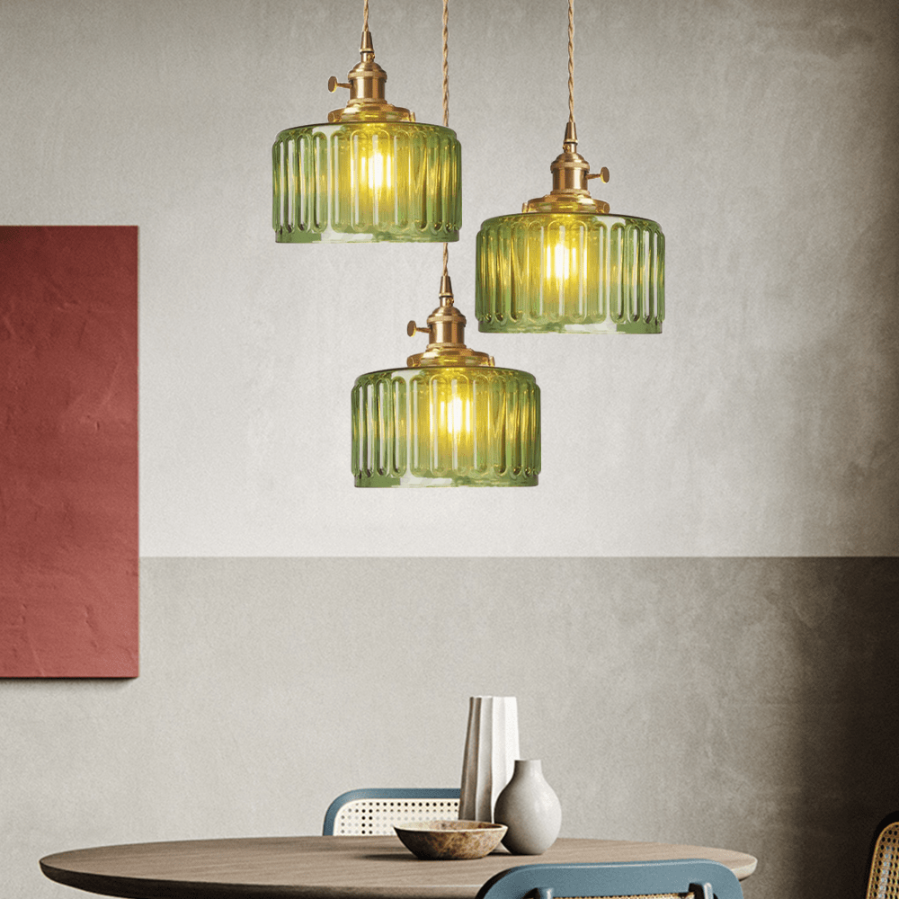 Retro-inspirierte GlasLicht Hängeleuchte für ein zeitloses Ambiente.