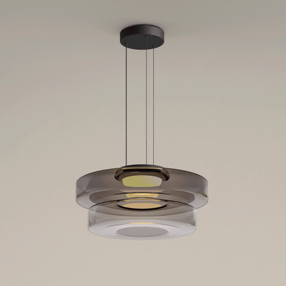 NordicGlow Hängeleuchte mit mehreren Ebenen für ein faszinierendes Lichtspiel.