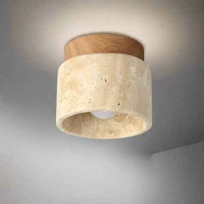 Rustikales Design und natürliche Materialien vereint in der NaturLicht Deckenleuchte.