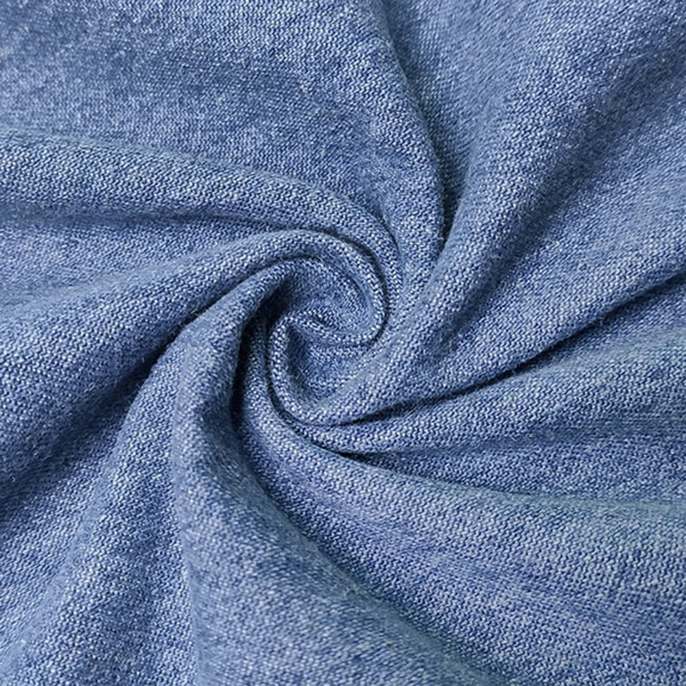 Nahaufnahme des Bundbereichs mit eleganten Falten.