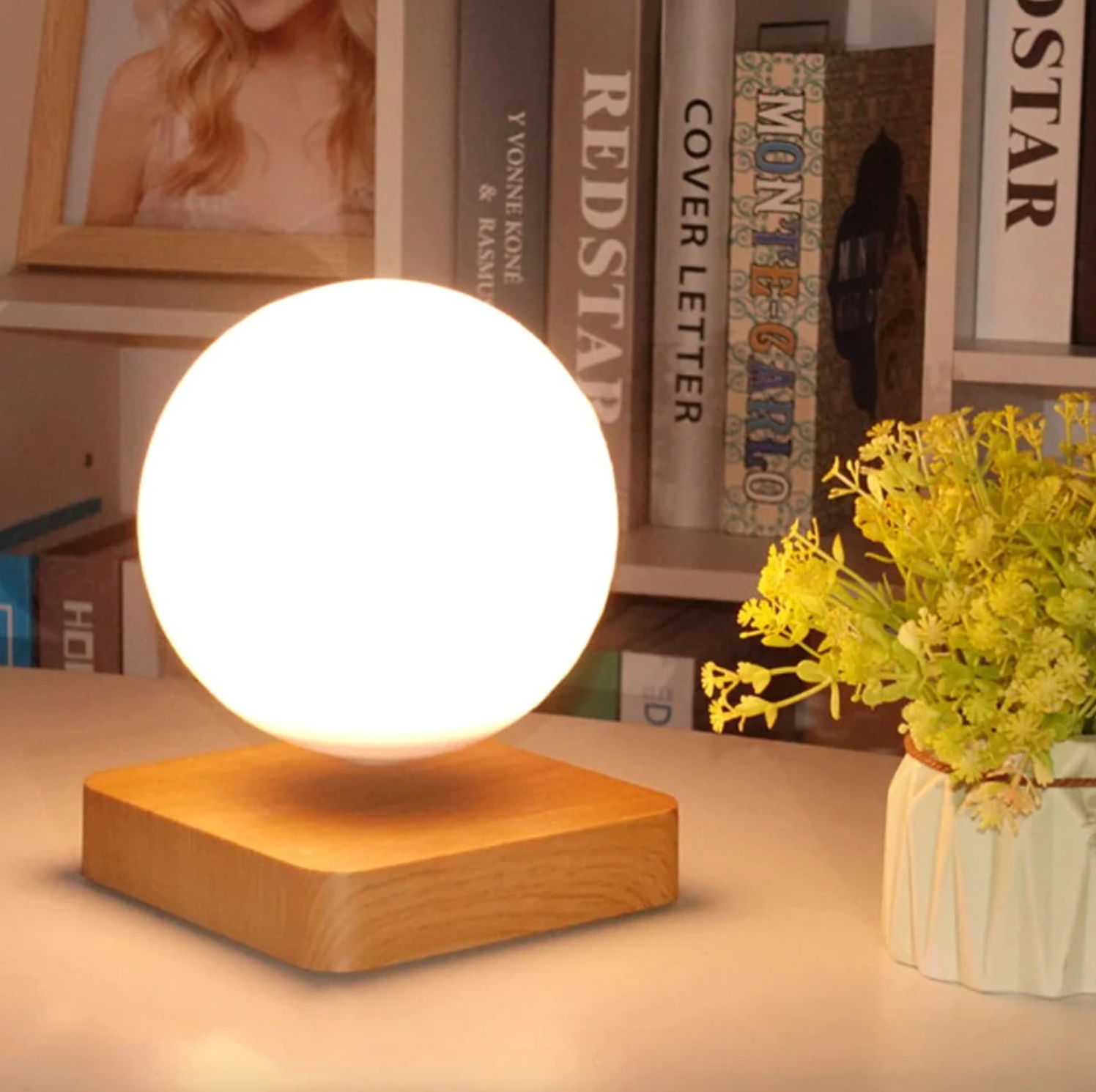 Stilvolle Tischleuchte mit sanftem Licht, ideal für eine gemütliche Atmosphäre.