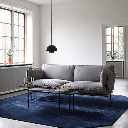 Modernität und Eleganz vereint in der BrightAura Hängeleuchte.
